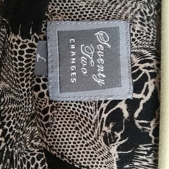 Seventy Two Changes Top - Picture 3 of 4